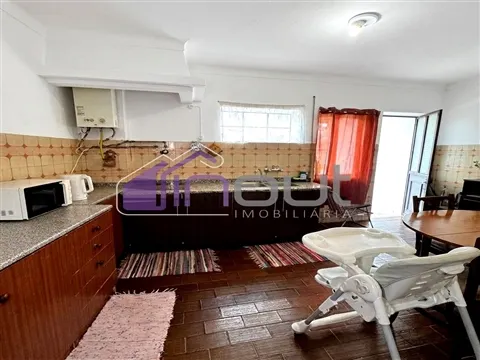APARTAMENTO T2 + T3 COM SÓTÃO NO CENTRO DE CASTELO BRANCO