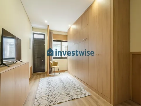 Modern Furnished Studio With Airbnb Licence