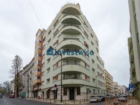 7 Bedroom Unit With Financial Track Record On The Rental Market In Avenida Almirante Reis