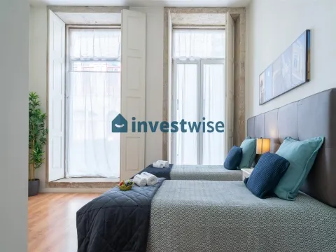 Heritage Building Near Campo 24 De Agosto With Airbnb Licence