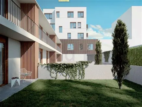 Moradia T2 DUPLEX NOVA com Jardim/terraço no Centro do Porto e próximo do metro