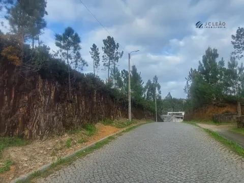 Terreno com 8967m2 para construção em Recarei.