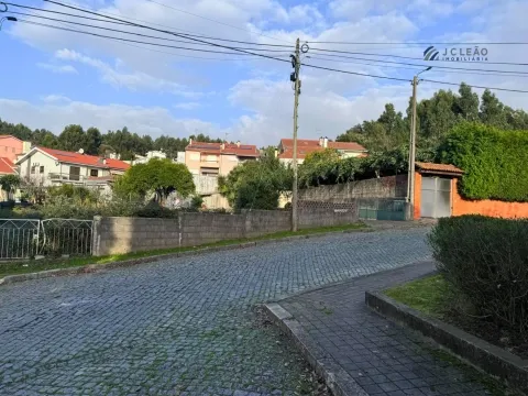 Terreno Urbano para construção Moradia de 4 frentes