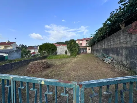 Terreno Urbano para construção Moradia de 4 frentes