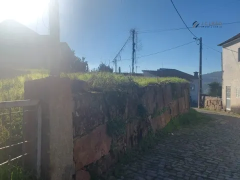 Terreno Rústico c/ 528m2 localizado em Abragão, Penafiel