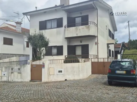 Andar Moradia T3, entrada independente em Paço de Sousa