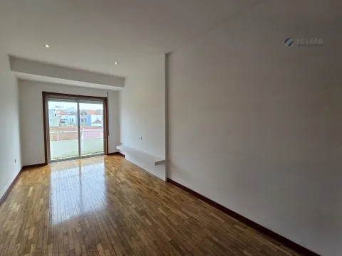 Apartamento T1 para venda em Pedrouços, próximo do Hospital São João.