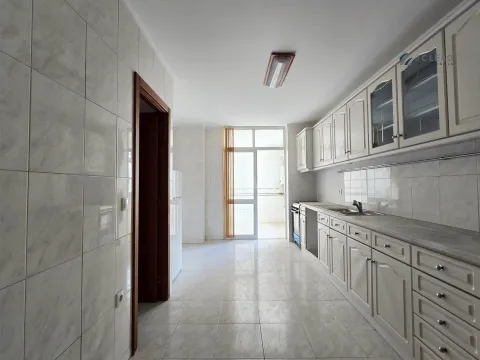 Apartamento T3+1 em S. Mamede de Infesta