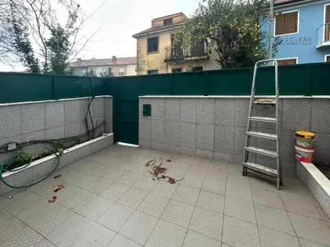 Moradia em Banda T2 - oportunidade de investimento