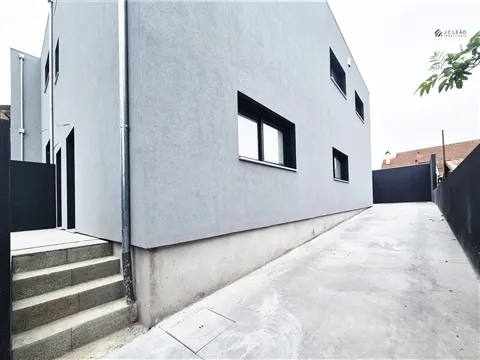 Andar moradia novo T2 em Perafita com arrumos
