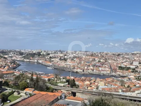 Penthouse T5 Exclusif à Gaia – Luxe et Vues Panoramiques