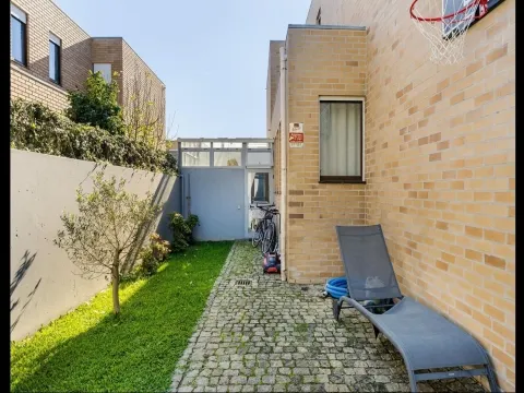 A Arte de Viver a Dois Passos do Mar