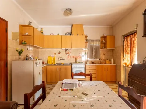 Moradias e Armazém - Gouxaria