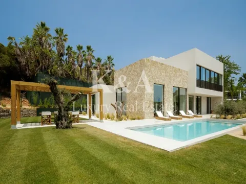 Moradia V4 nova na Quinta do Lago, Algarve.