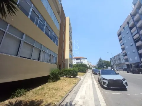 Apartamento T3 com garagem para venda no coração de Braga