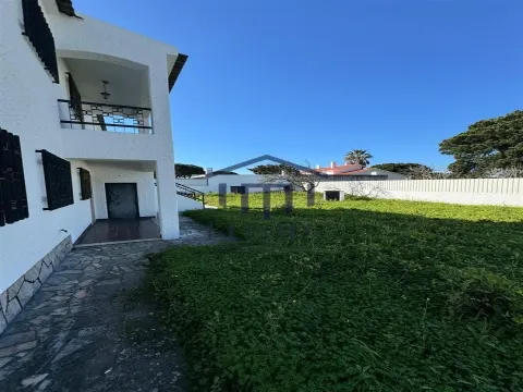 Housing  Villa T4 in Sesimbra, with swimming pool