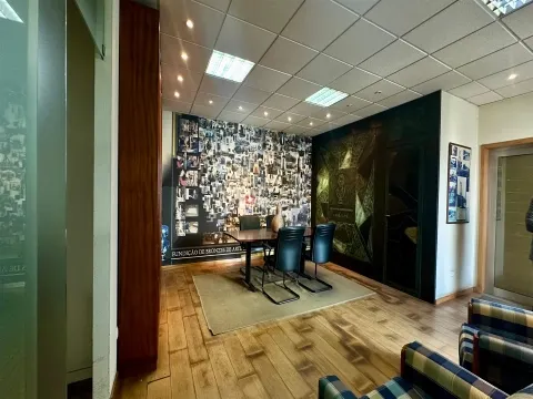 Armazém, Industria em Oliveira do Douro