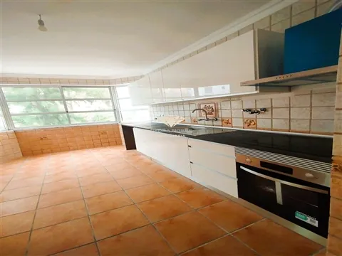 T2 Transformado em T3 | Cozinha Nova | Elevador | Arrecadação | Tapada das Mercês