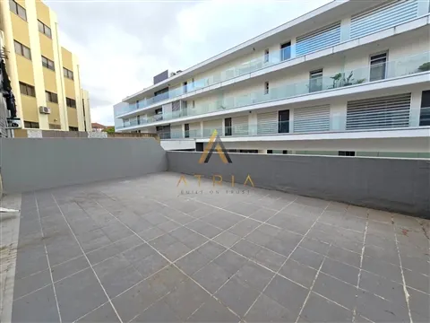 Apartamento T2 | Terraço | Centro de Leiria