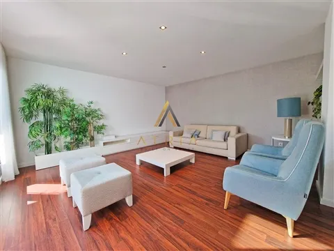 Apartamento T3 Duplex | Terraço | Garagem | Centro Leiria 
