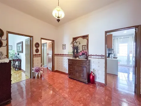 Wohnung 5 Schlafzimmer