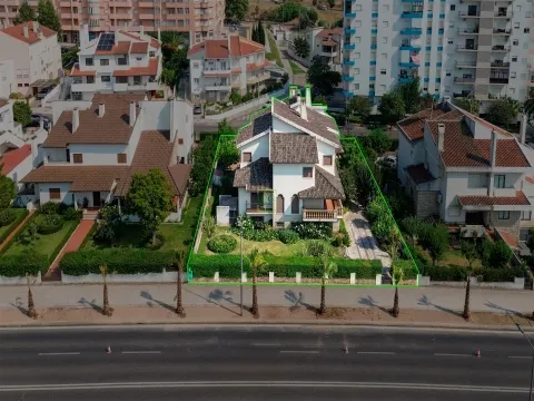 Fantástica Moradia Isolada V6, em plena Avenida das Palmeiras