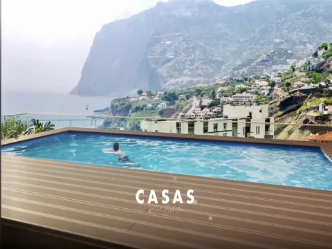 PENTHOUSE T3 COM TERRAÇO DE 211 M2 / PISCINA PRIVADA - DUBAY MADEIRA