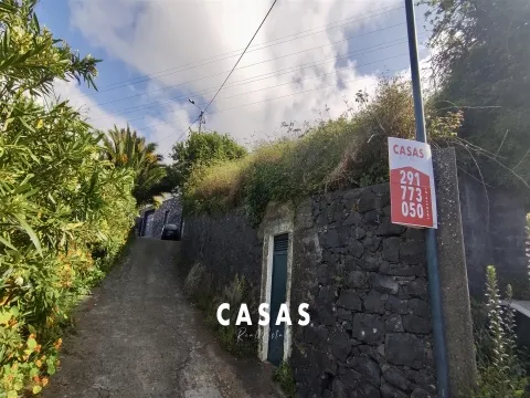 Lote de Terreno urbano com 830 m2 na zona em São Gonçalo
