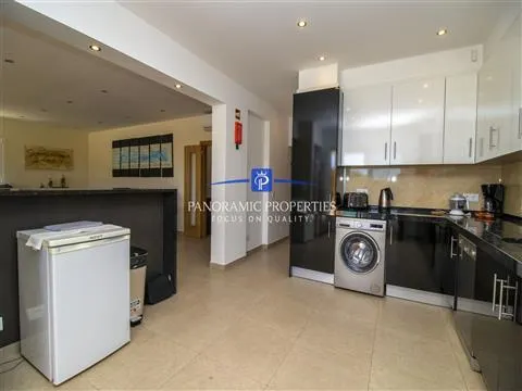 Moradia Excepcional com 6 quartos e piscina aquecida