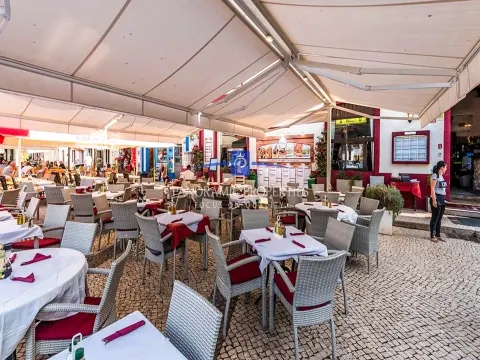 Business Opportunity: Successful Restaurant & 6 B&B Suites In A Prime Location of Ferragudo