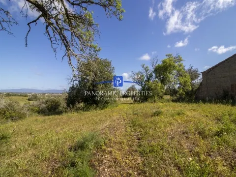 EXCLUSIVO! Amplo terreno com mais de 8000 m2 perto da Escola Internacional  Britânica