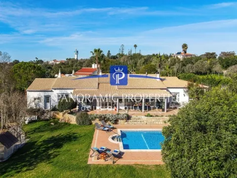 Refined 6-bedroom estate with heated pool, guest annex & 360° countryside vistas