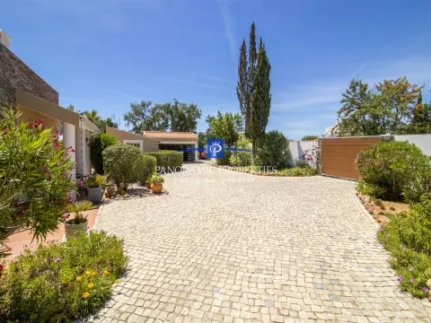 Moradia recentemente remodelada com 3 quartos perto de Carvoeiro