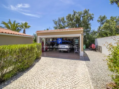 Moradia recentemente remodelada com 3 quartos perto de Carvoeiro