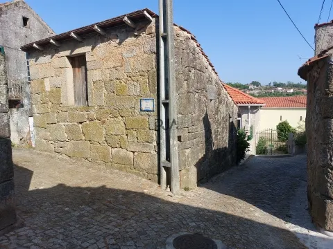 Moradia para reconstruir em Fundões, Mangualde