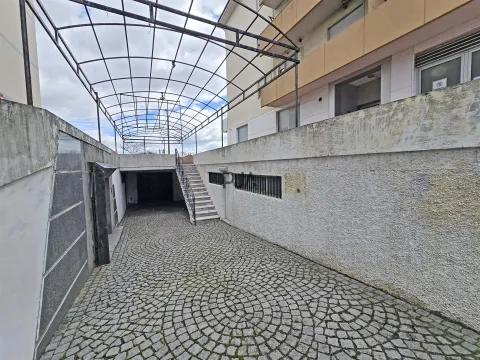 Armazém para Vender em Viseu