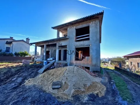 Semi-detached house T4