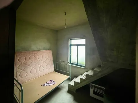 Moradia para Recuperar em Teomil, Tondela