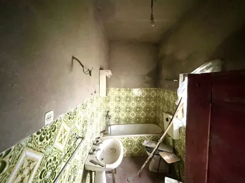 Moradia para Recuperar em Teomil, Tondela