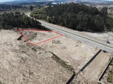 Lote de terreno para construção em Nelas