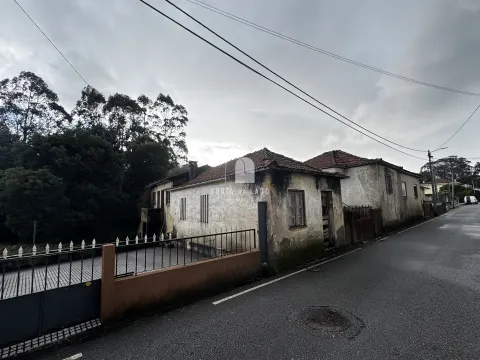 Moradia para Restauro em Argoncilhe | Oportunidade de Investimento em Santa Maria da Feira