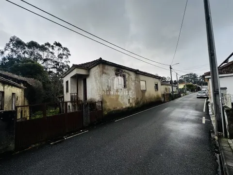 Moradia para Restauro em Argoncilhe | Oportunidade de Investimento em Santa Maria da Feira