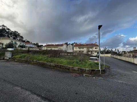Lote de Terreno para Moradia em Pedroso | 567m²