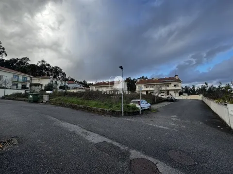 Lote de Terreno para Moradia em Pedroso | 567m²