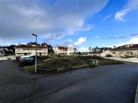 Terrain pour construction de maison à Pedroso | 556m²