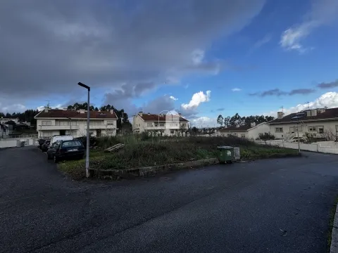 Terreno para Construção em Pedroso | 2 Lotes Urbanos – 1.123m²