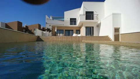 MARGINAL DA FIGUEIRA FOZ MORADIA T5 COM LUXO E REQUINTE