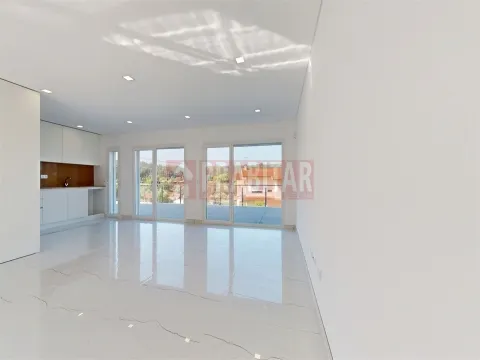 MORADIA UNIFAMILIAR T4+1 COM GARAGEM PARA 4 CARROS