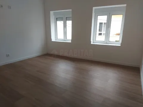 APARTAMENTO T1 NA PEDRULHA EM COIMBRA