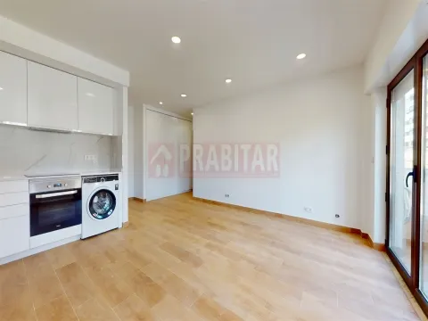 APARTAMENTO T1 MODERNO E A ESTREAR – SOLUM / SANTO ANTÓNIO DOS OLIVAIS. 